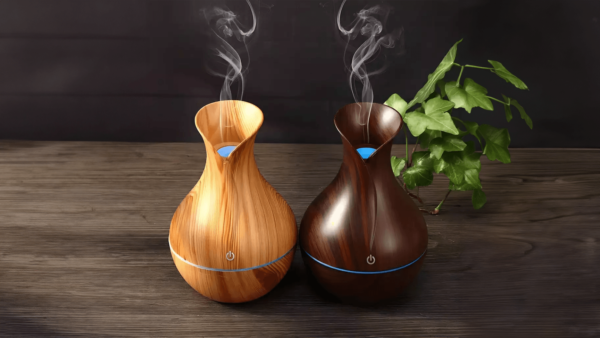 Umidificador de Ar de Madeira - Design moderno em forma de vaso, disponível em madeira clara e escura. Ideal para aromaterapia, purificação do ar e decoração de ambientes.