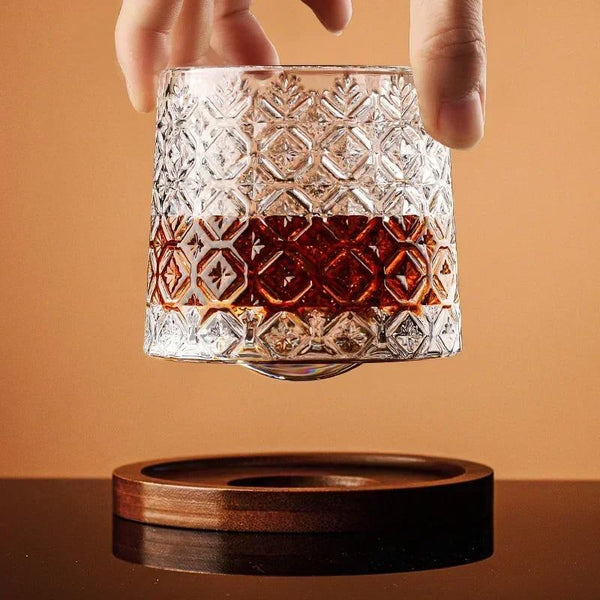 Copo de Whisky Cristal Rotativo com Base de Madeira Houss