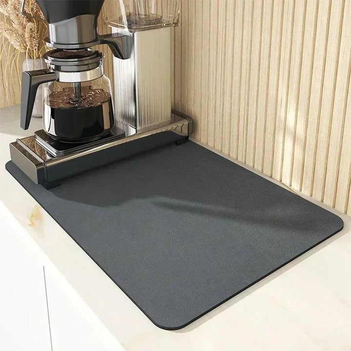 Você encontra o Escorredor de Louças Absorvente Houss disponível em dois tamanhos na cor Cinza