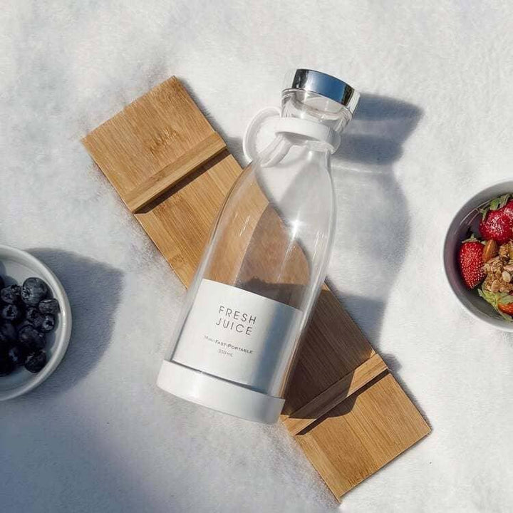 Sucos, drinks, pré treino, pós treino, prepare o que você preferir com o Liquidificador Portátil e Mixer Houss