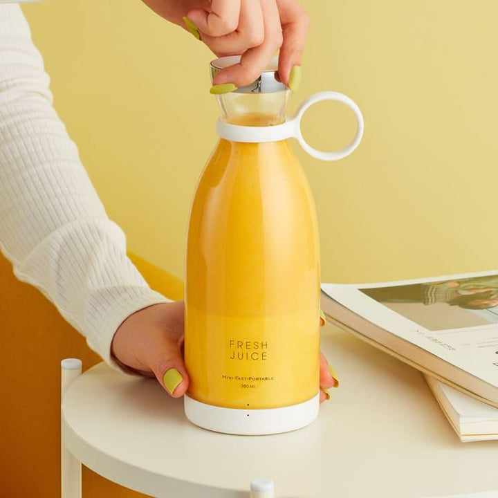 Com design moderno e lindo, o Liquidificador Portátil e Mixer Houss é prático, rápido e fácil de lavar
